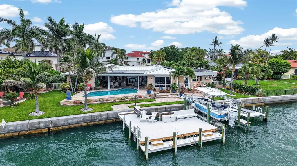 454 1st Street W Tierra Verde FL 33715