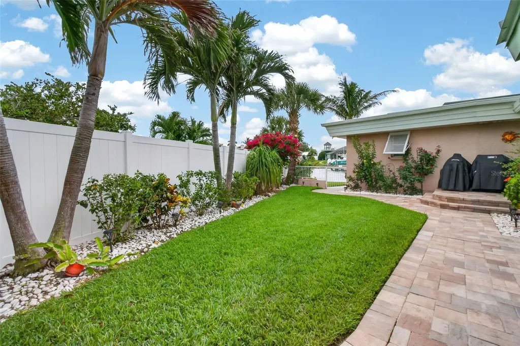 454 1st Street W Tierra Verde FL 33715