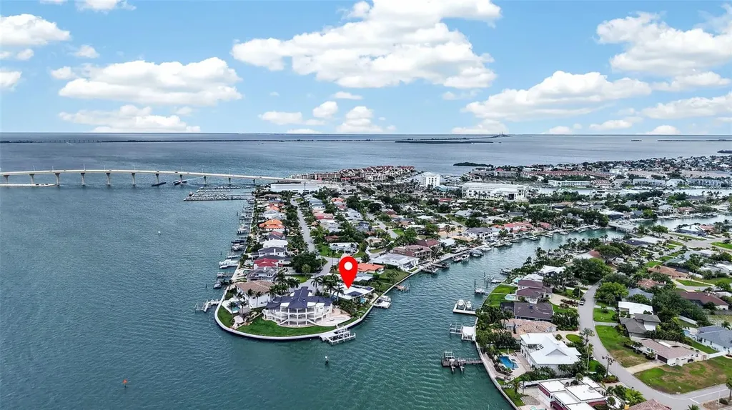 454 1st Street W Tierra Verde FL 33715