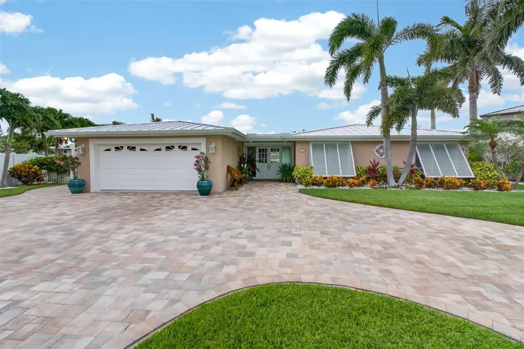 454 1st Street W Tierra Verde FL 33715
