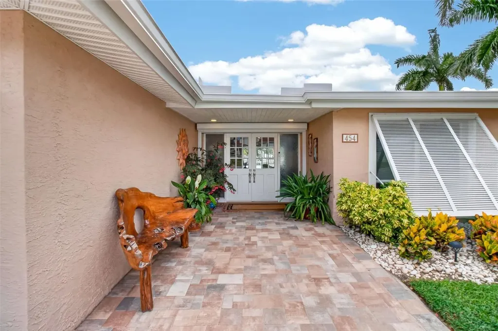 454 1st Street W Tierra Verde FL 33715