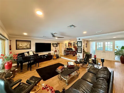 454 1st Street W Tierra Verde FL 33715