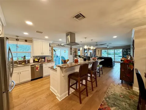 454 1st Street W Tierra Verde FL 33715
