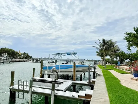 454 1st Street W Tierra Verde FL 33715