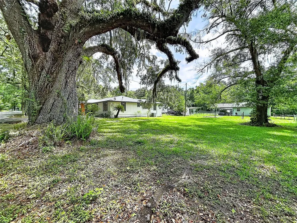 524 East Avenue Brooksville FL 34601