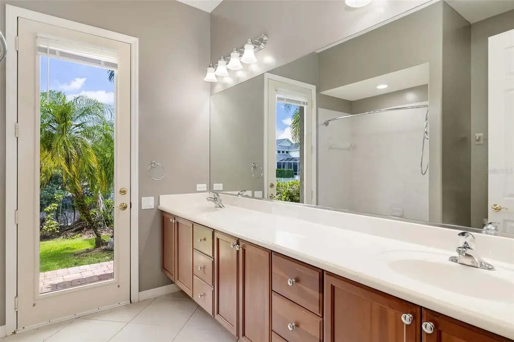 4770 Mainsail Drive Bradenton FL 34208