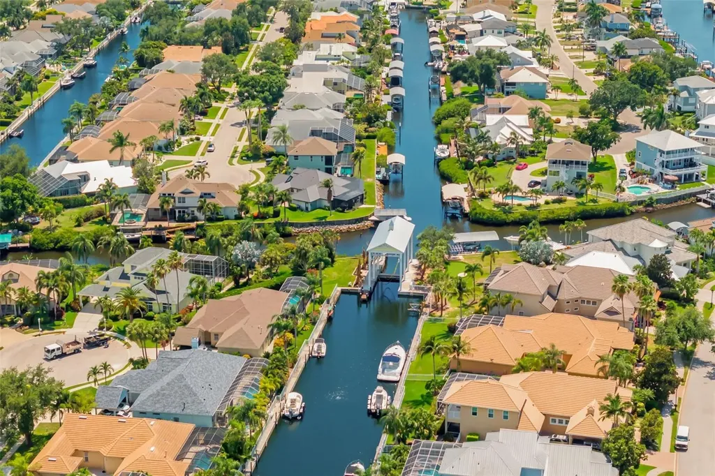 4770 Mainsail Drive Bradenton FL 34208
