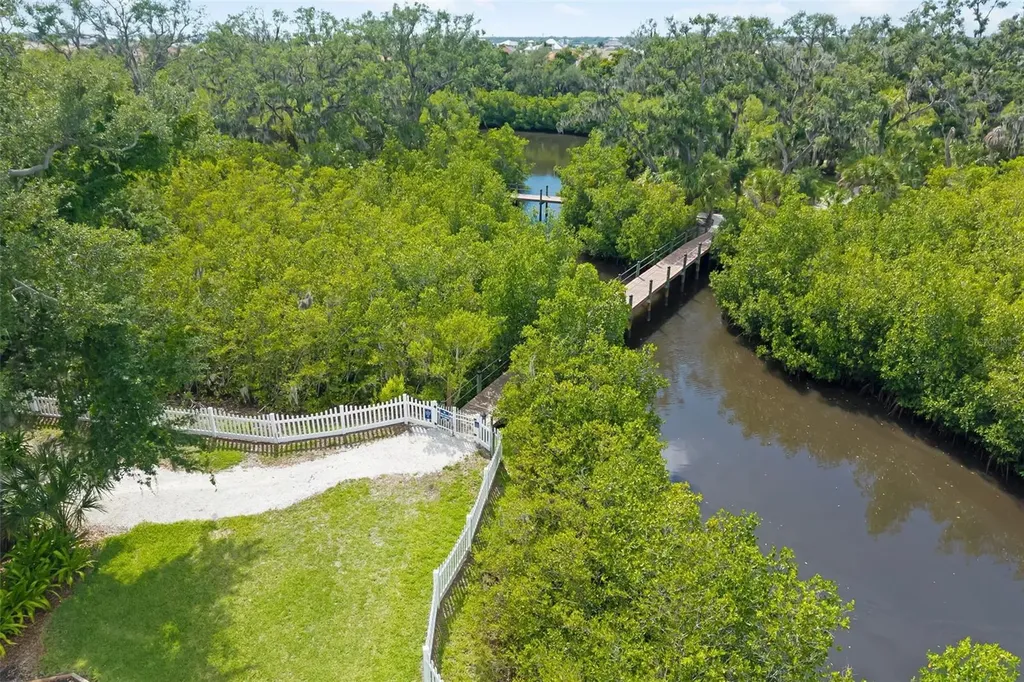 4770 Mainsail Drive Bradenton FL 34208