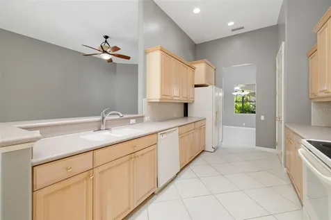 4770 Mainsail Drive Bradenton FL 34208