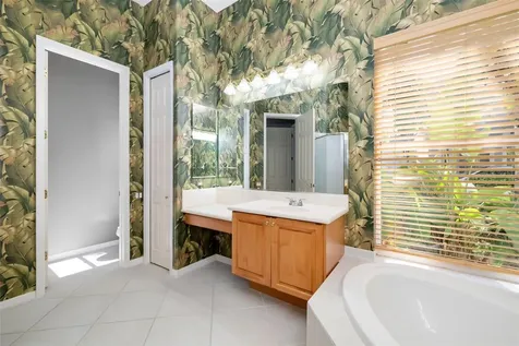 4770 Mainsail Drive Bradenton FL 34208