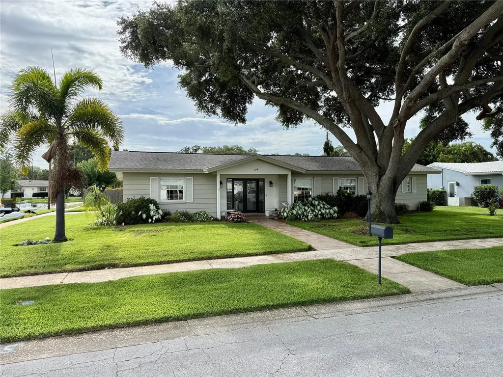 1853 Paradise Lane Clearwater FL 33756