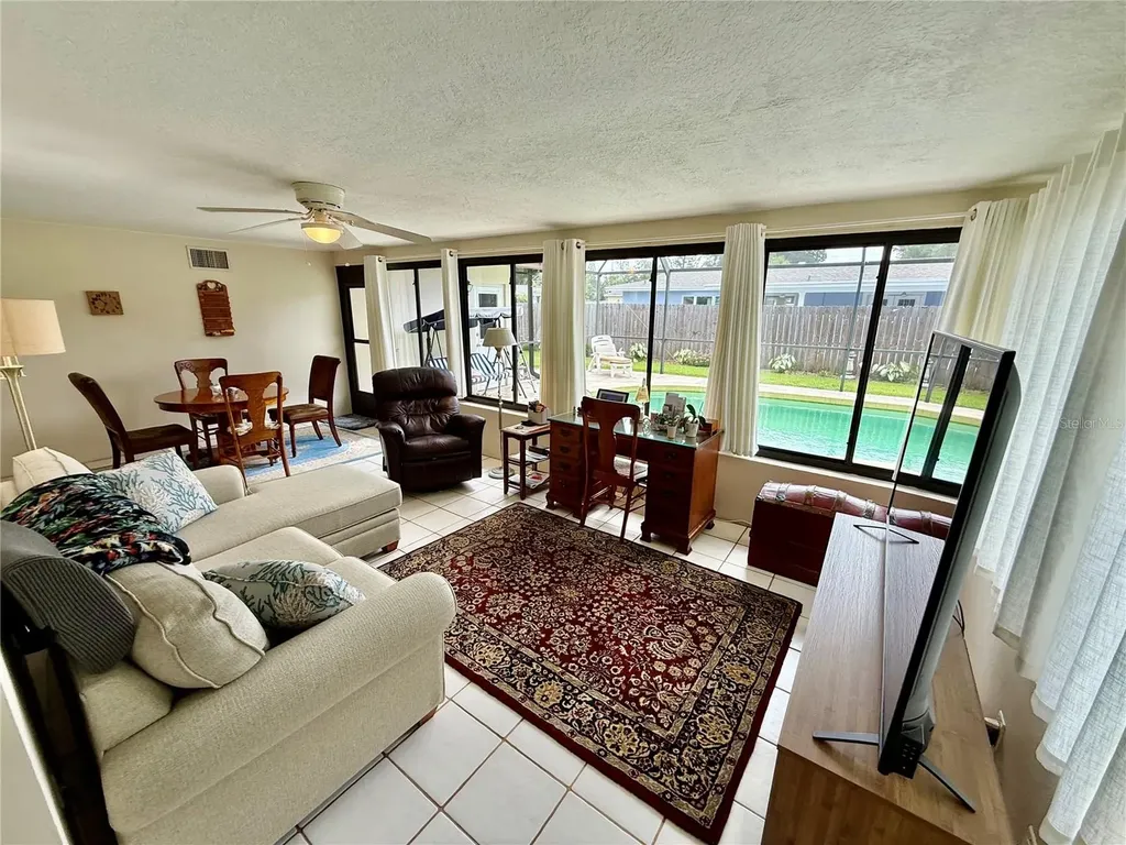 1853 Paradise Lane Clearwater FL 33756