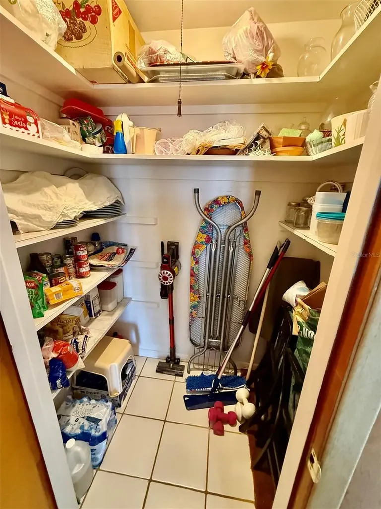 1853 Paradise Lane Clearwater FL 33756
