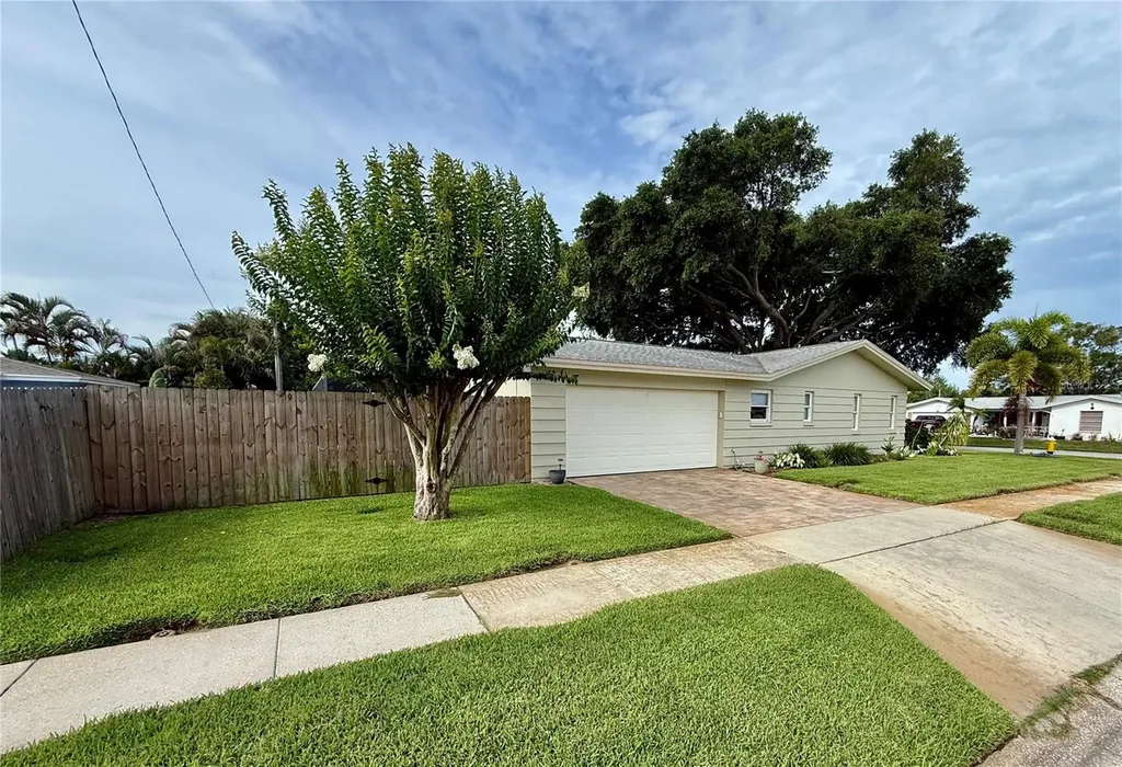 1853 Paradise Lane Clearwater FL 33756
