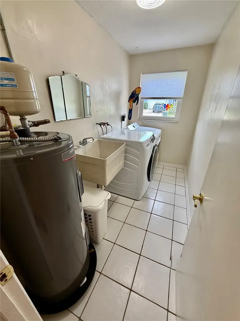 1853 Paradise Lane Clearwater FL 33756