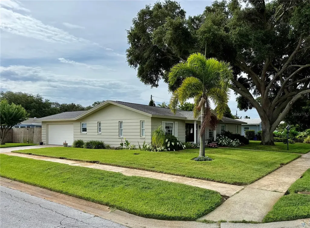 1853 Paradise Lane Clearwater FL 33756
