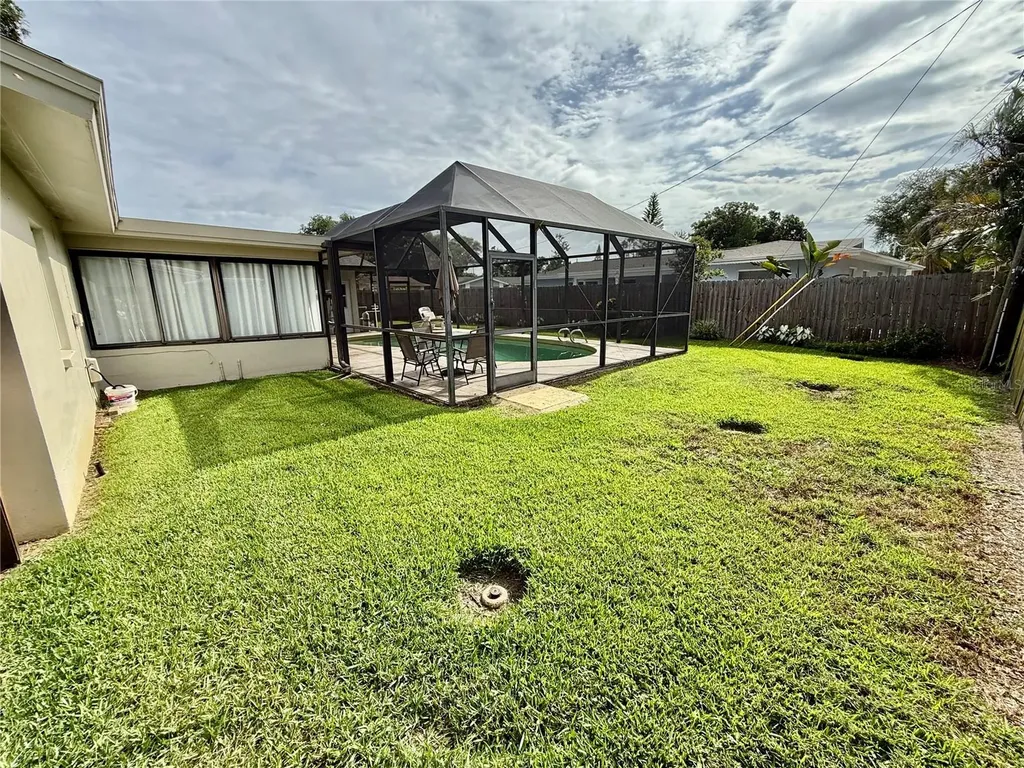 1853 Paradise Lane Clearwater FL 33756
