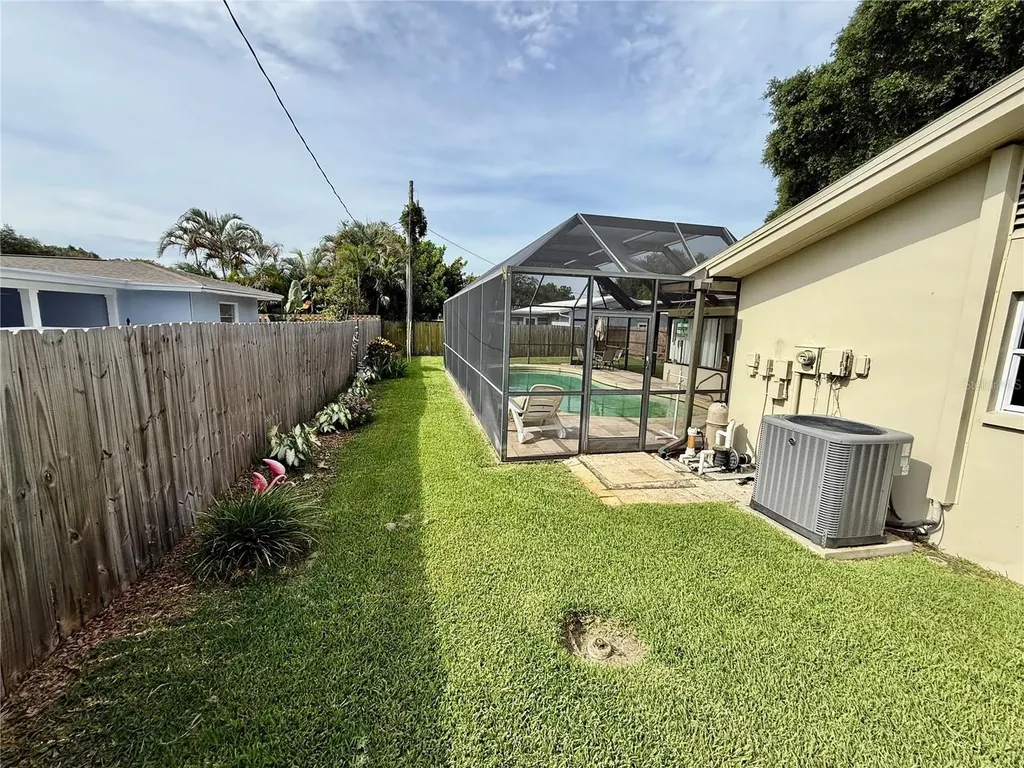 1853 Paradise Lane Clearwater FL 33756
