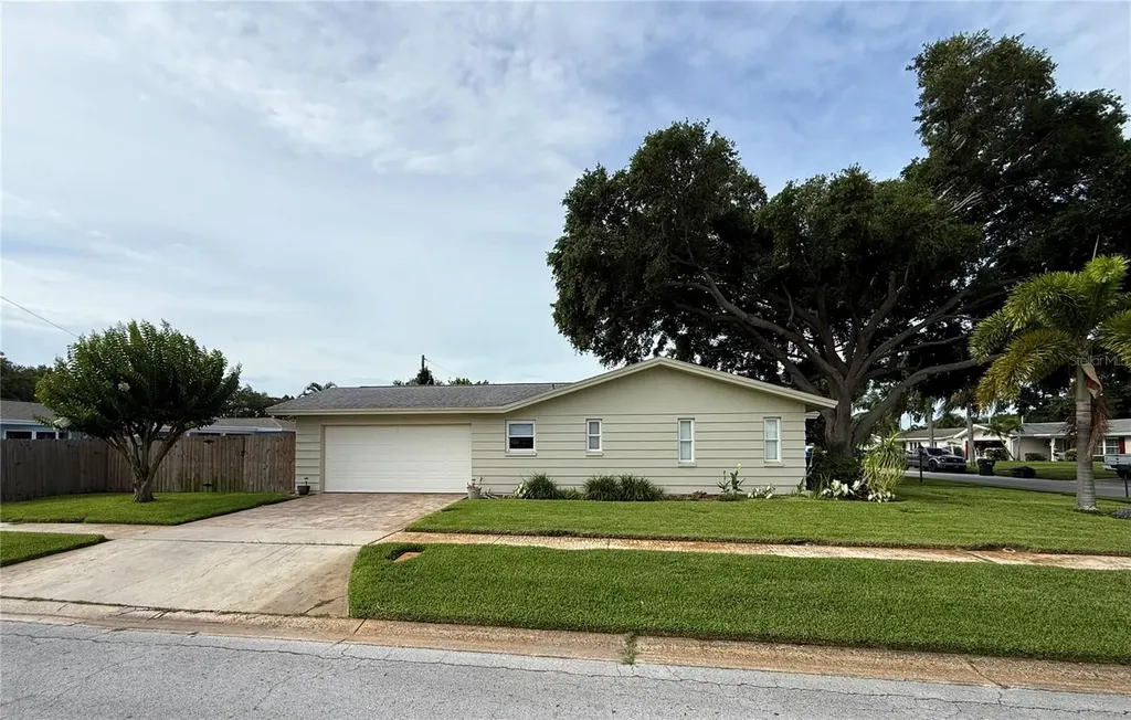 1853 Paradise Lane Clearwater FL 33756