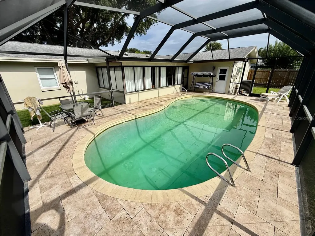 1853 Paradise Lane Clearwater FL 33756