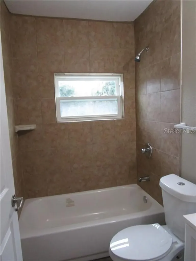 1002 E Mcdonald Avenue Eustis FL 32726