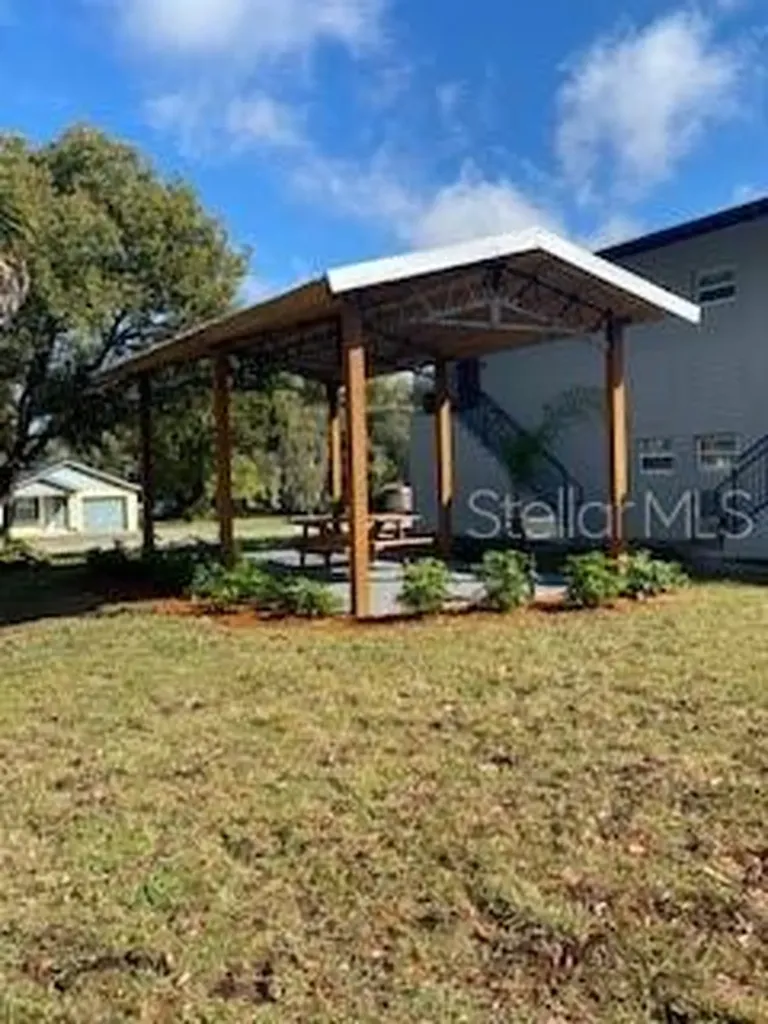 1002 E Mcdonald Avenue Eustis FL 32726