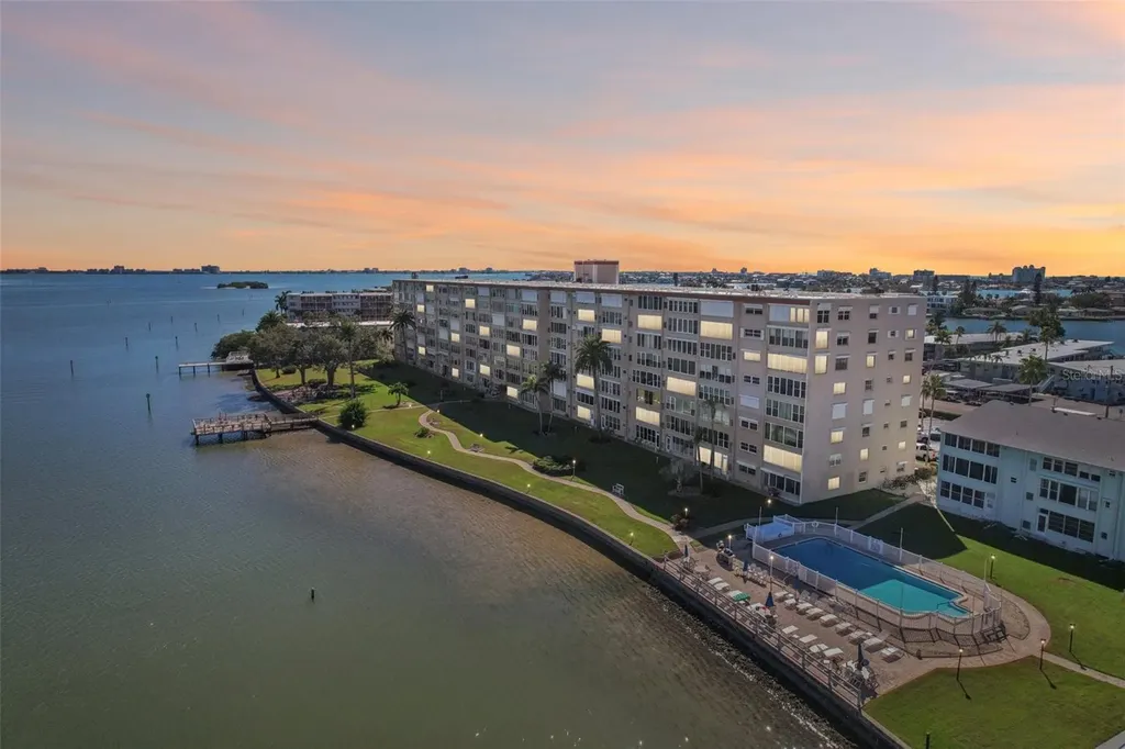 1847 Shore Drive S South Pasadena FL 33707
