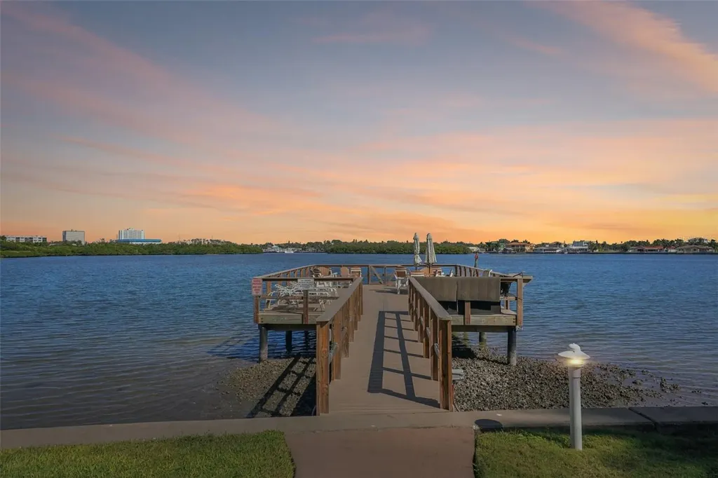 1847 Shore Drive S South Pasadena FL 33707
