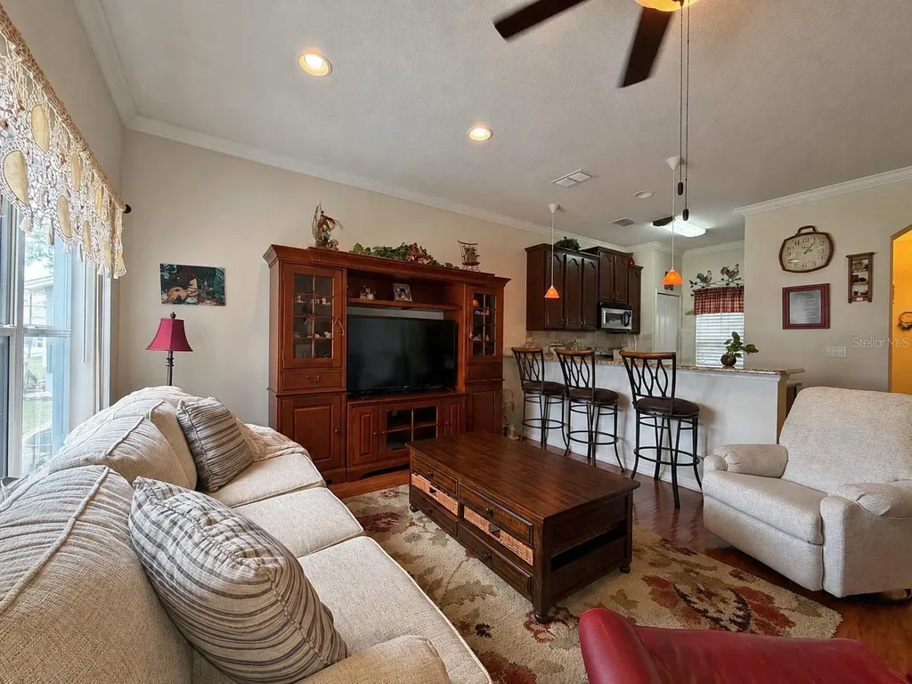 2016 Schuller Way Casselberry FL 32707