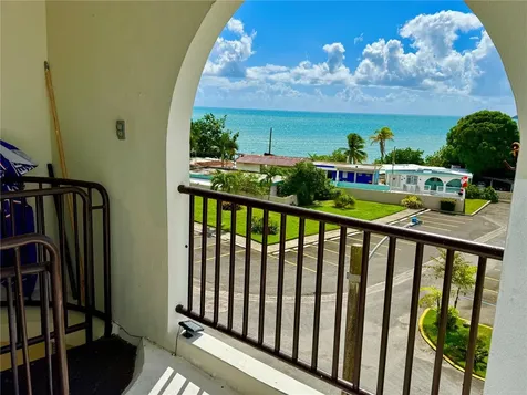 Cala De Hucares C-311 Naguabo PR 00718