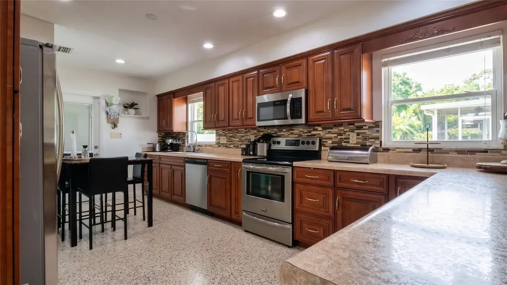 9708 Forest Hills Drive Tampa FL 33612