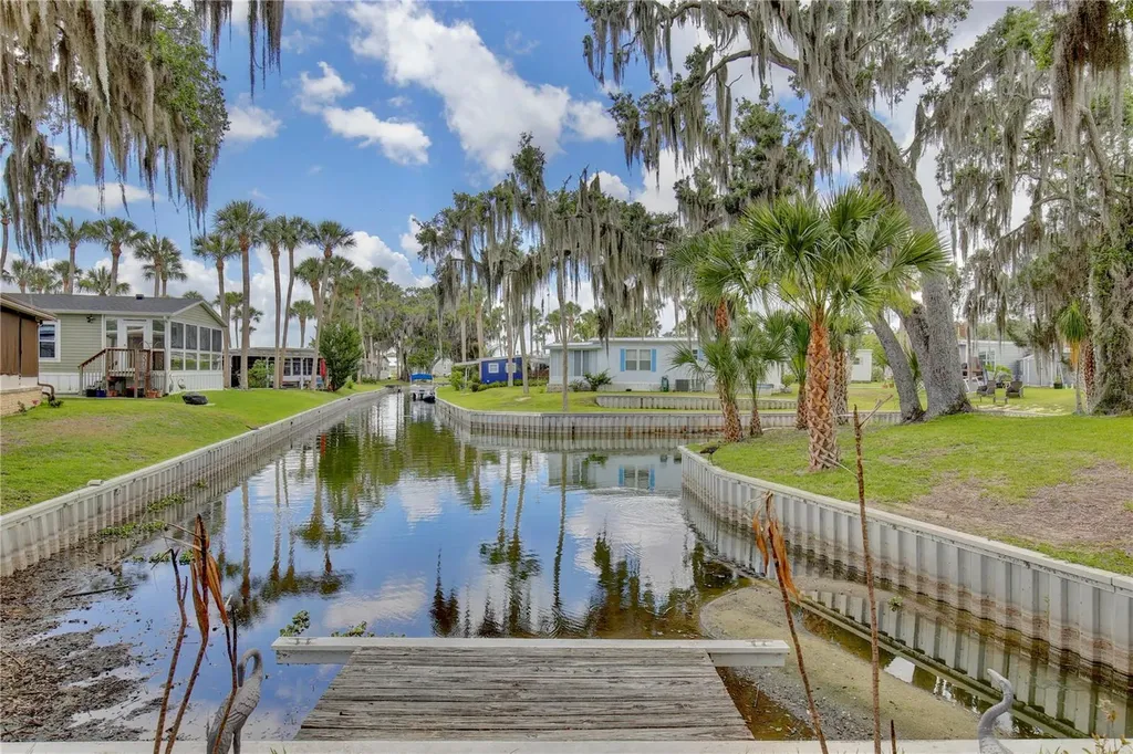 105 Canal View Eustis FL 32726