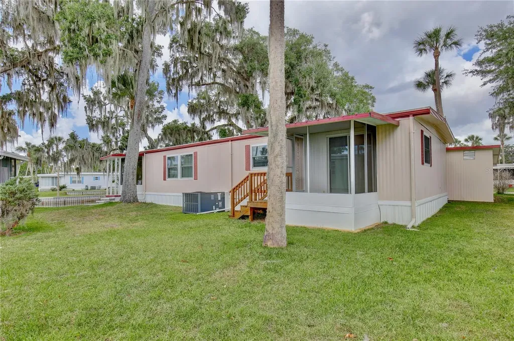 105 Canal View Eustis FL 32726