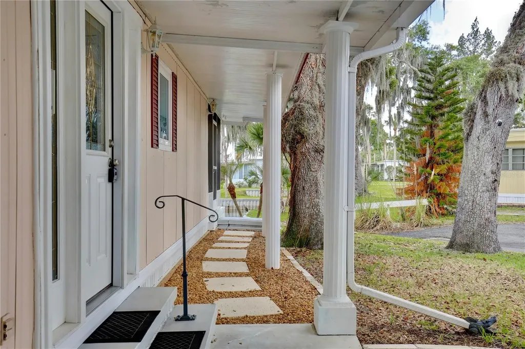 105 Canal View Eustis FL 32726