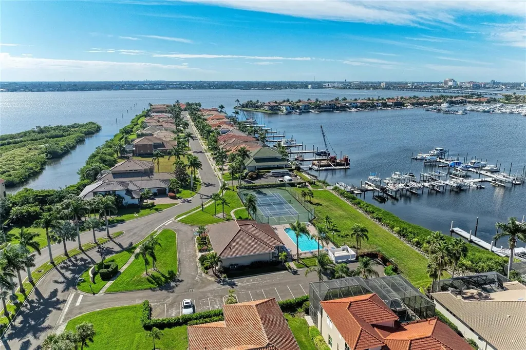 308 10th Avenue E Palmetto FL 34221