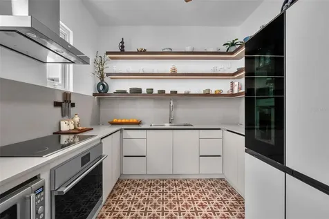 2212 General Del Valle San Juan PR 00913