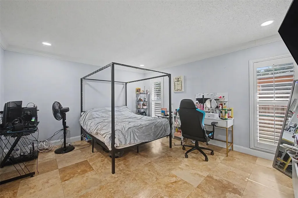 1900 W Kirby Street Tampa FL 33604