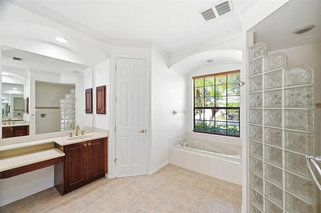 6611 Chickadee Lane Bradenton FL 34202