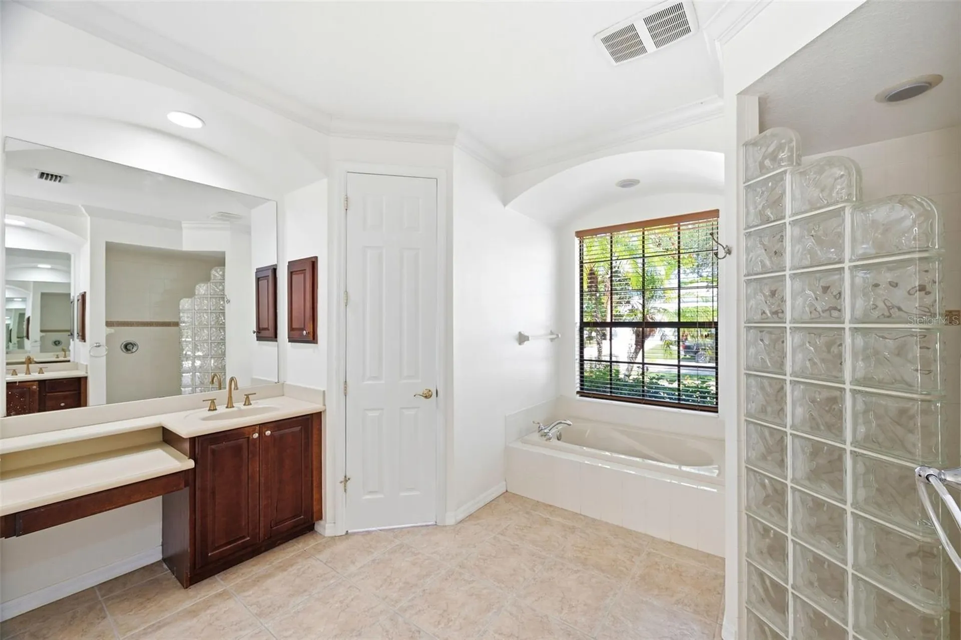 6611 Chickadee Lane Bradenton FL 34202
