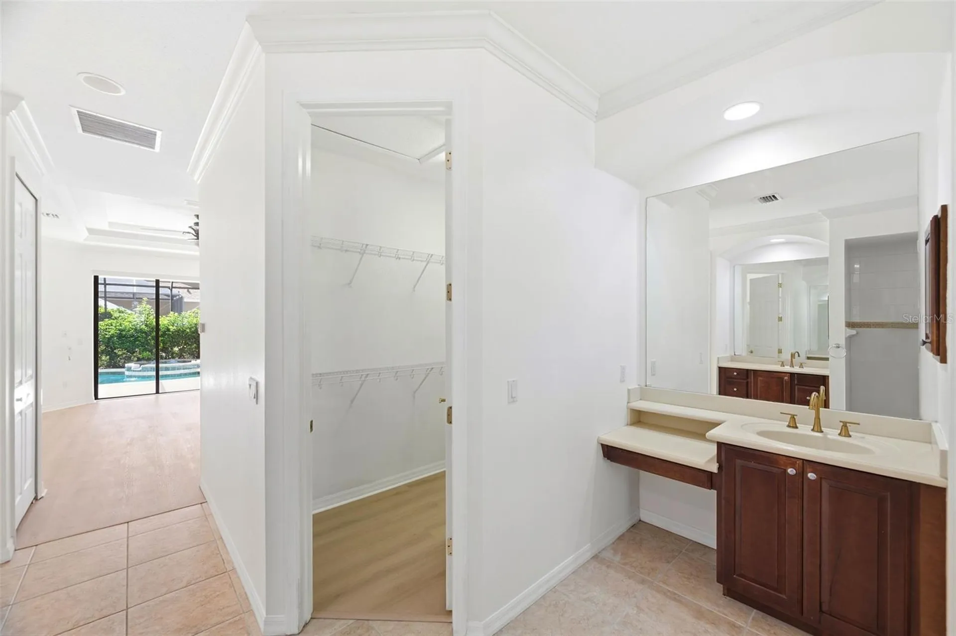 6611 Chickadee Lane Bradenton FL 34202