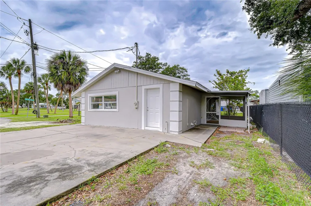 204 7th Street SW Ruskin FL 33570