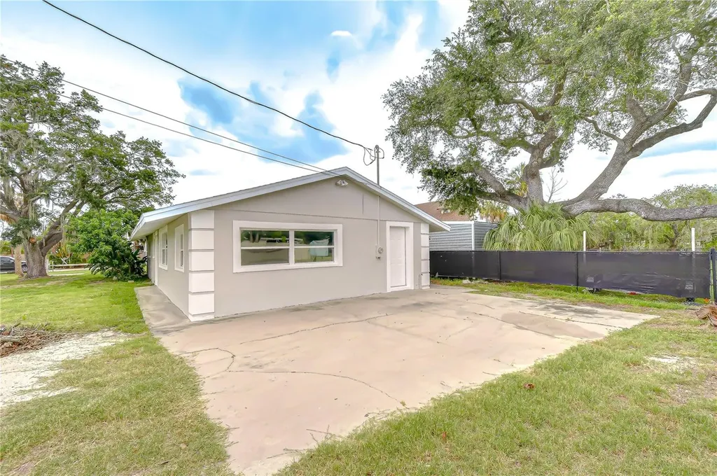 204 7th Street SW Ruskin FL 33570