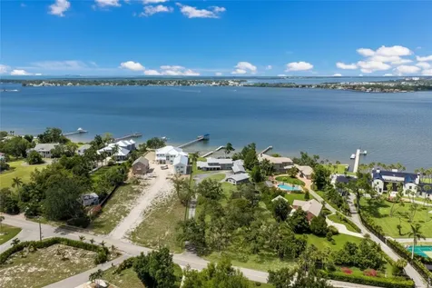 4900 Riverview Boulevard Bradenton FL 34209
