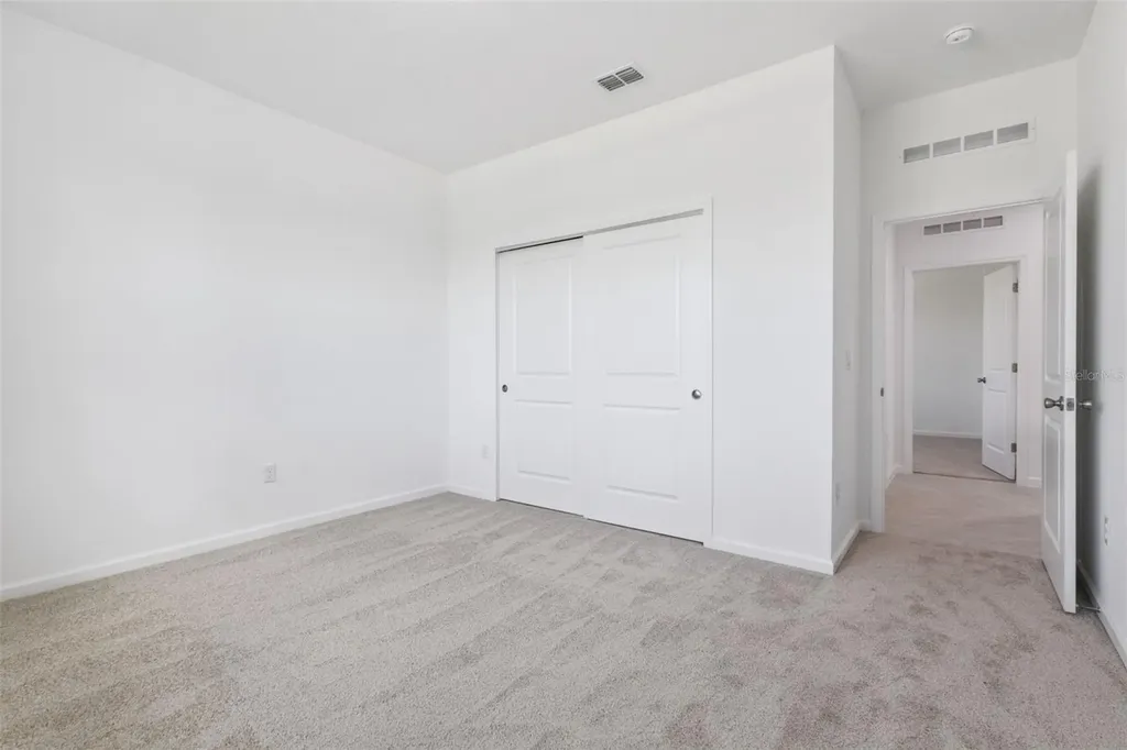 3712 Watercliff Circle Grand Island FL 32735