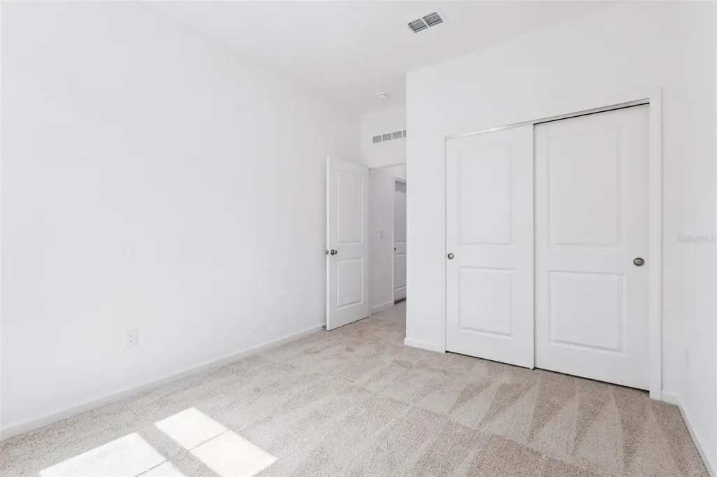 3712 Watercliff Circle Grand Island FL 32735