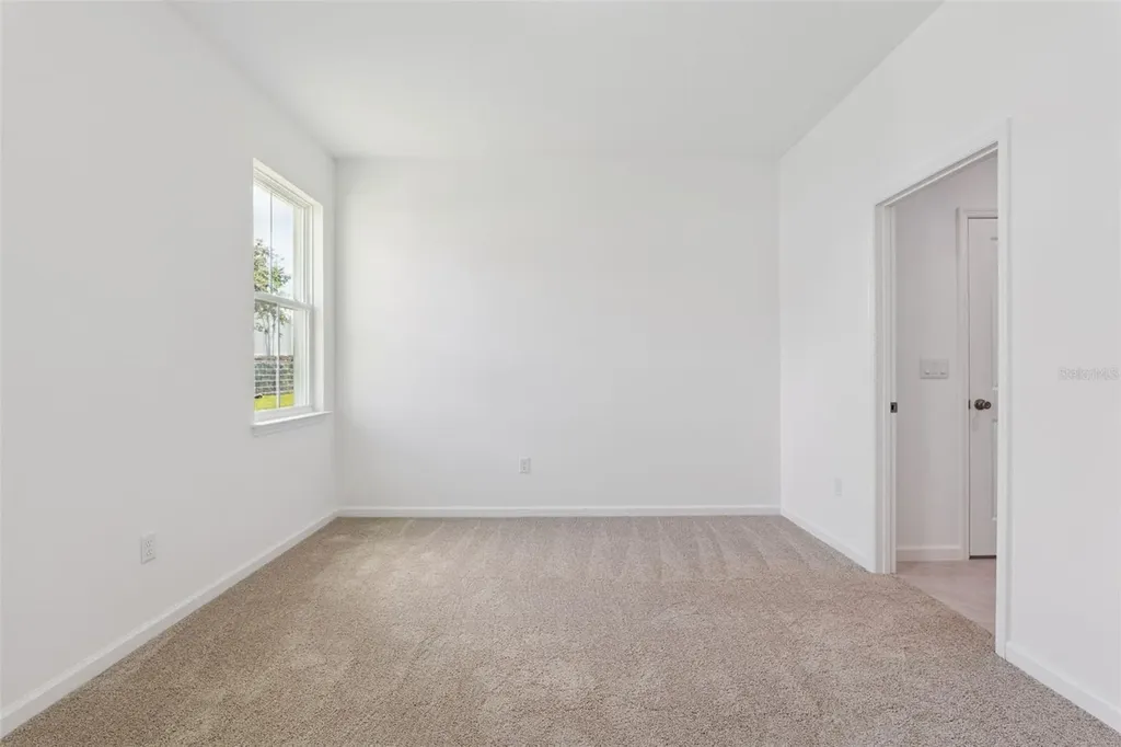 3712 Watercliff Circle Grand Island FL 32735