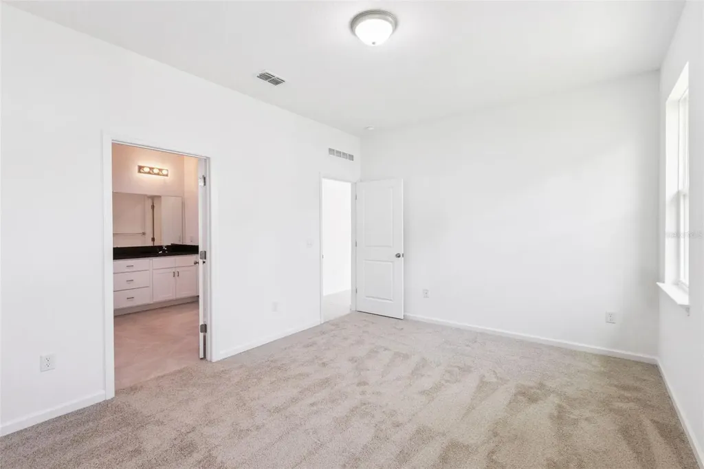 3712 Watercliff Circle Grand Island FL 32735