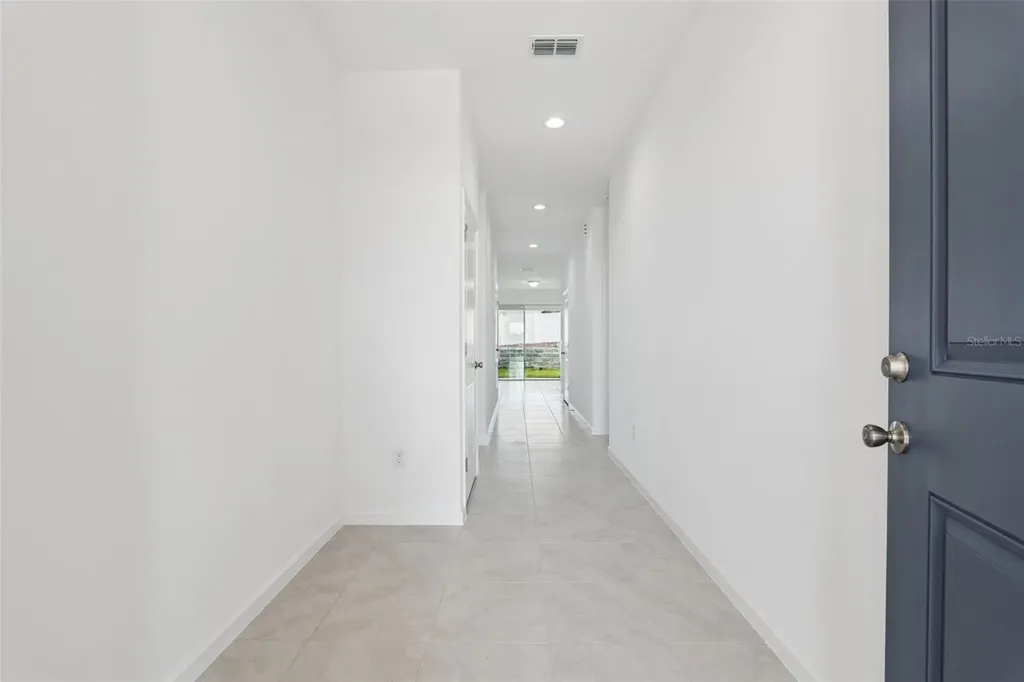 3712 Watercliff Circle Grand Island FL 32735