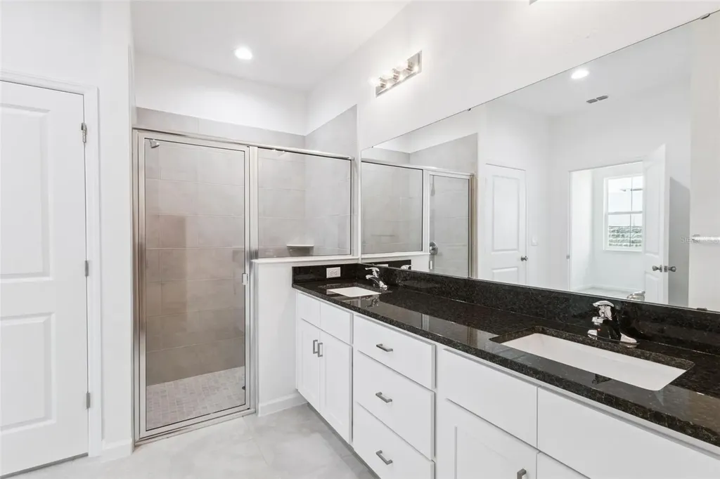 3712 Watercliff Circle Grand Island FL 32735