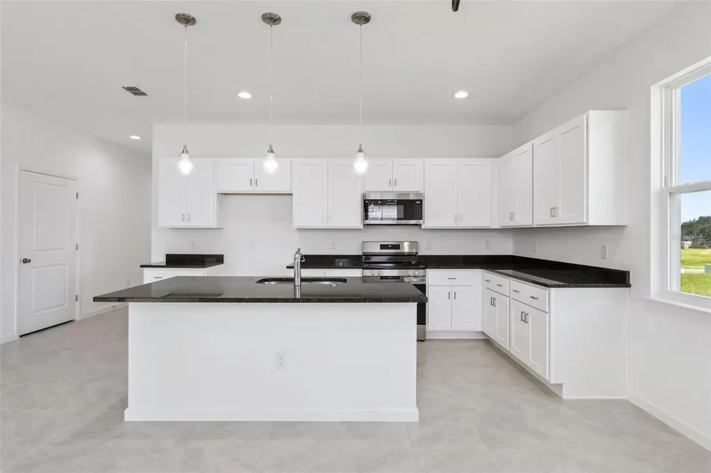 3712 Watercliff Circle Grand Island FL 32735